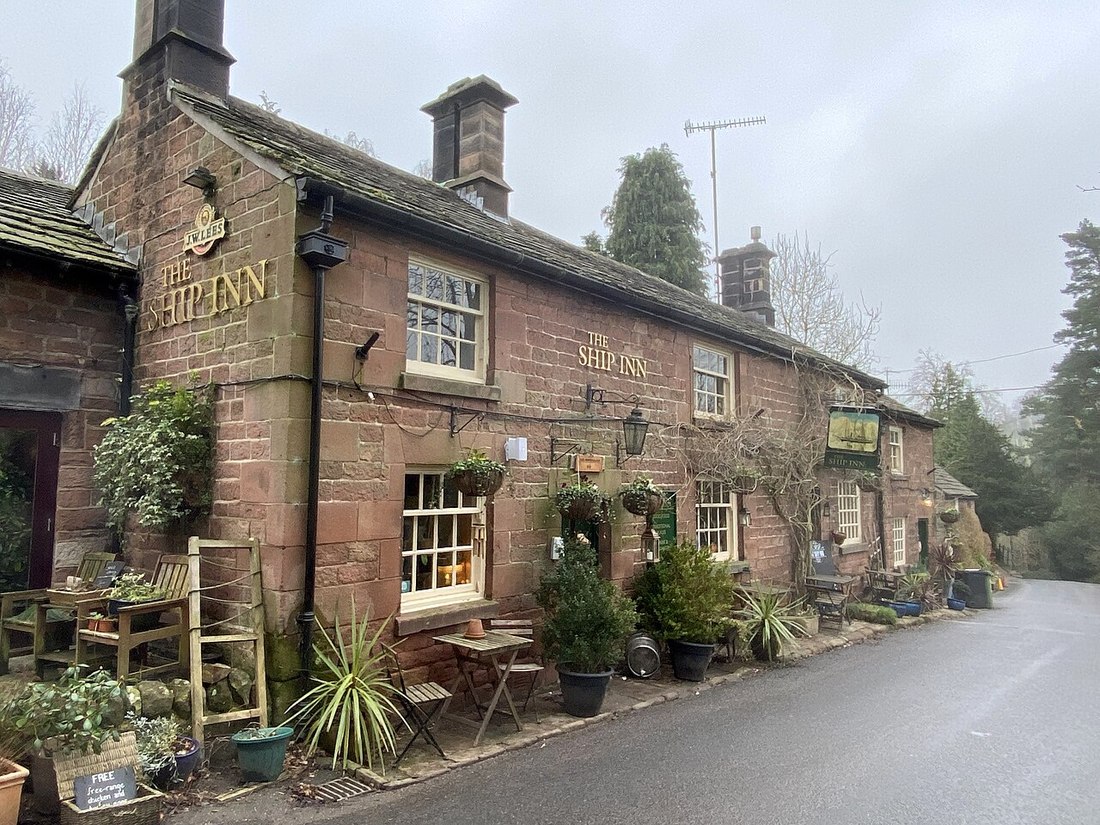 The Ship Inn — exterior photograph (2022)