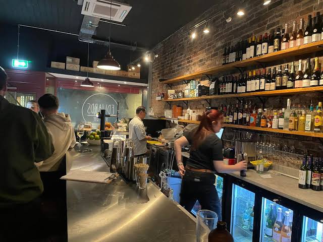 Edwards Deli + Wine